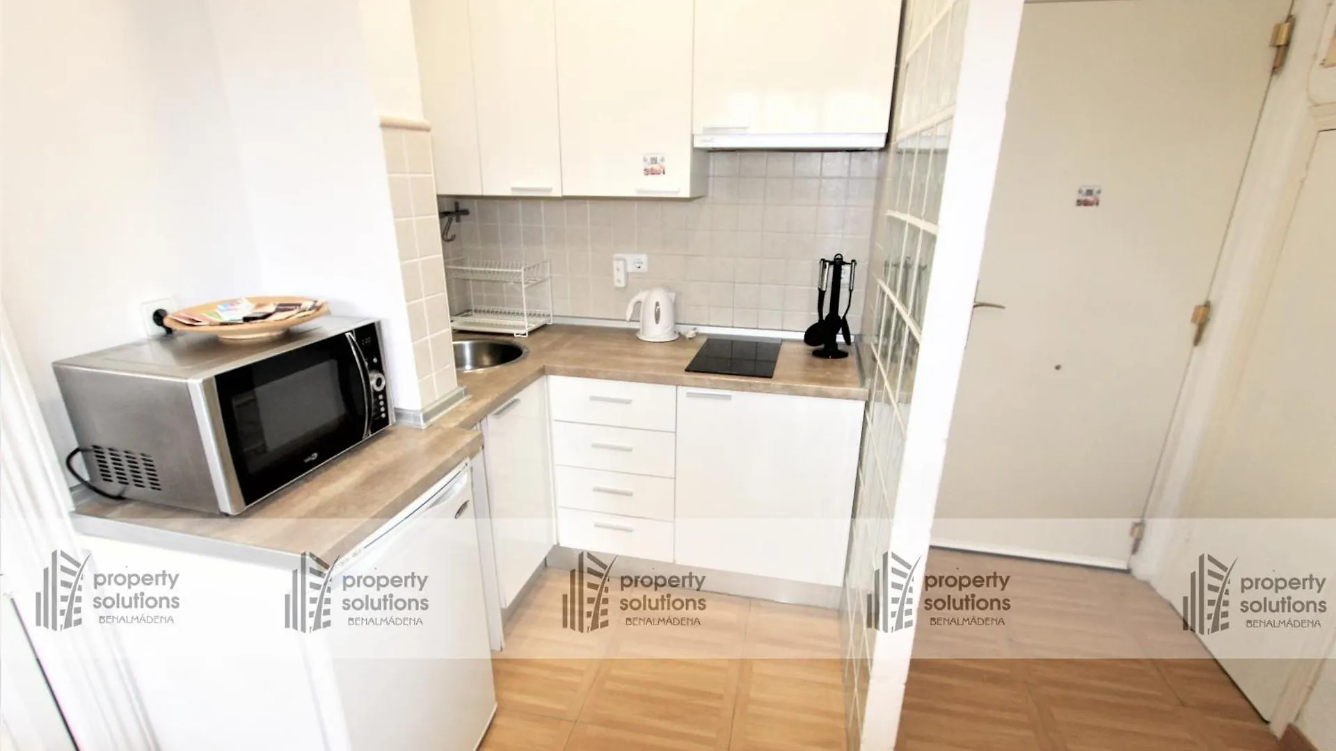 Apartment Delta Del Sur Apartamentos - Cerca De Tren, Restaurantes, Tiendas - Playa A 8 Min Caminando Benalmadena Spain